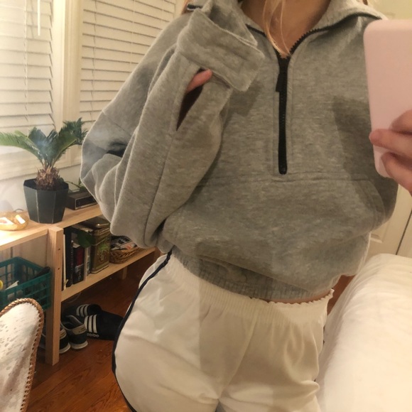 PrettyLittleThing Tops - Pretty Little Thing Cropped Quarter Zip